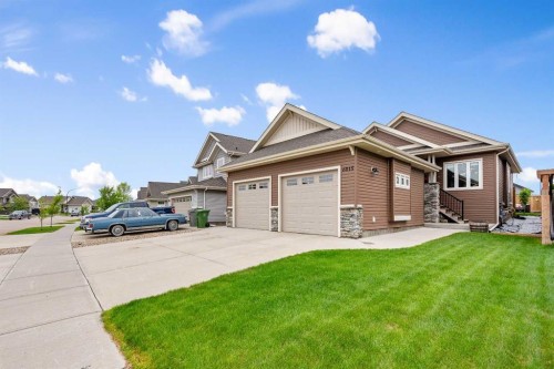 6015 18 Street, Lloydminster, AB - Outdoor