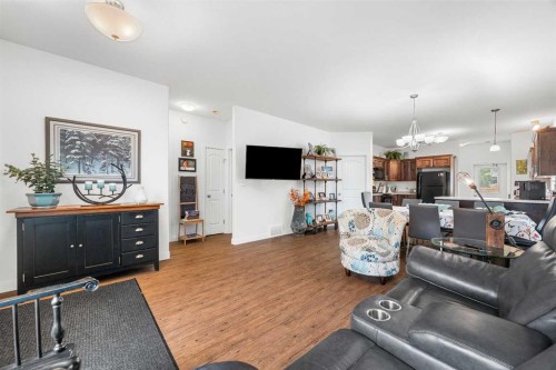 6015 18 Street, Lloydminster, AB - Indoor Photo Showing Living Room