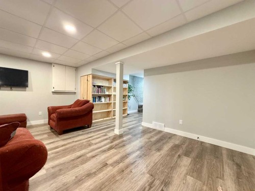 5144 53 Street, Irma, AB 