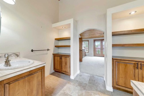 16 Lakeview Drive, Lac Des Iles, SK 