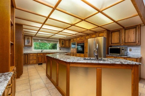 502 2 Street East, Maidstone, SK - Indoor Photo Showing Kitchen With Double Sink