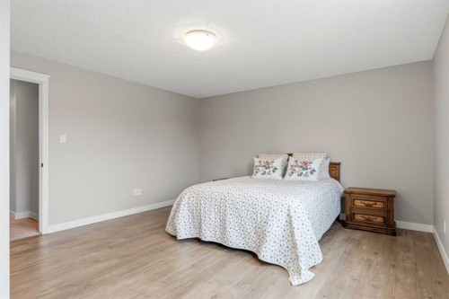 5613 37 Street, Lloydminster, AB 