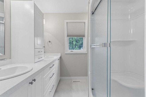 5613 37 Street, Lloydminster, AB 