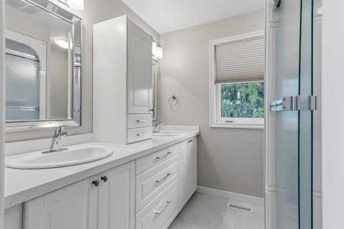 5613 37 Street, Lloydminster, AB 