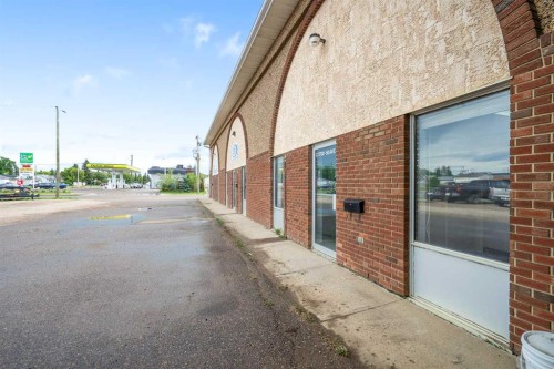 2-5702 50 Avenue, Lloydminster, AB 
