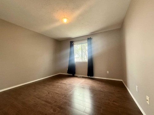 528 16 Street, Wainwright, AB 