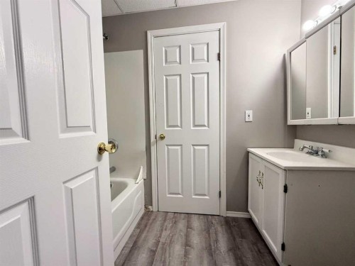 528 16 Street, Wainwright, AB 
