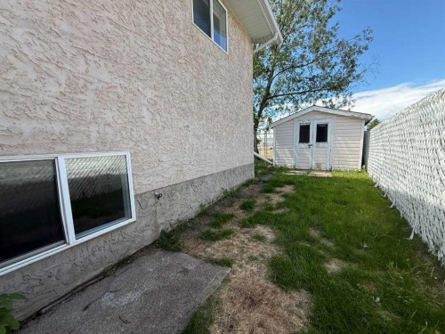 528 16 Street, Wainwright, AB 