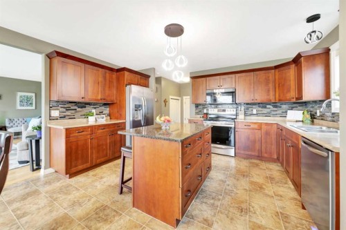 2111 56 Avenue, Lloydminster, AB 