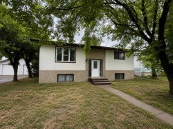 816 15 Street Wainwright, AB T9W 1E6