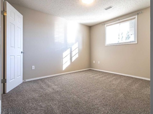 1-1901 52 Avenue, Lloydminster, AB 