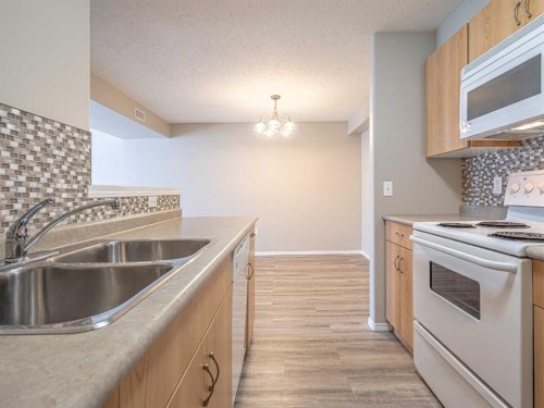 1-1901 52 Avenue, Lloydminster, AB 