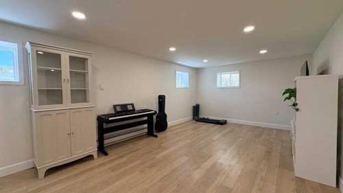 922 5 Avenue, Wainwright, AB 