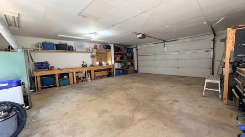 922 5 Avenue, Wainwright, AB 