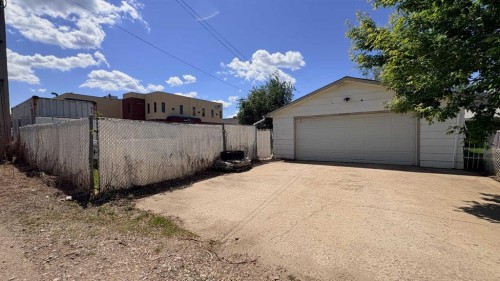 922 5 Avenue, Wainwright, AB 