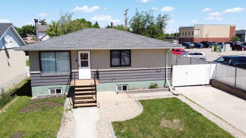 922 5 Avenue, Wainwright, AB 
