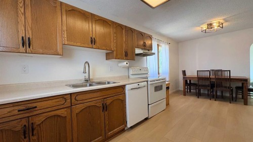 922 5 Avenue, Wainwright, AB 