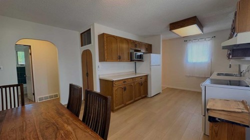 922 5 Avenue, Wainwright, AB 