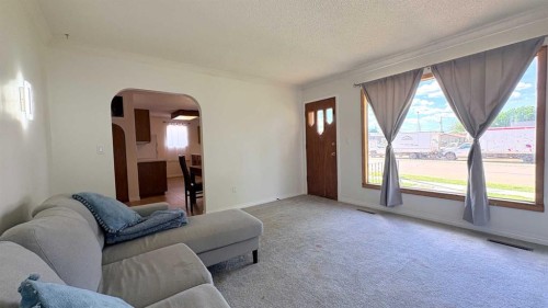 922 5 Avenue, Wainwright, AB 