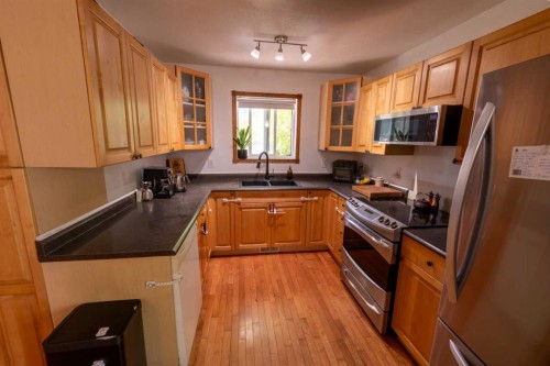1022 10 Avenue, Wainwright, AB 