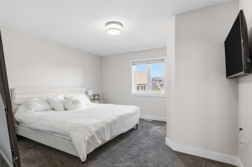 33-2715 73 Avenue, Lloydminster, AB - Indoor Photo Showing Bedroom