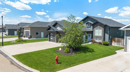 33-2715 73 Avenue, Lloydminster, AB - Outdoor With Facade