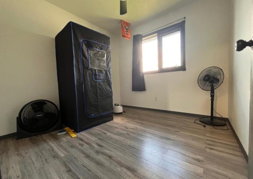 1005 15 Street, Wainwright, AB - Indoor Photo Showing Other Room