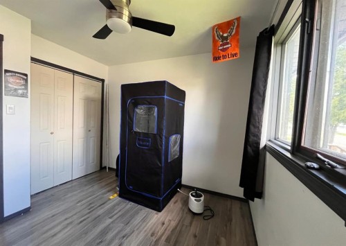 1005 15 Street, Wainwright, AB - Indoor Photo Showing Other Room