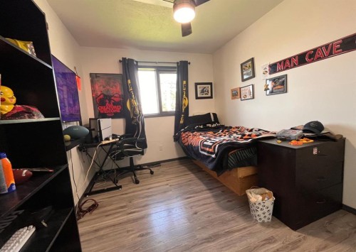 1005 15 Street, Wainwright, AB - Indoor Photo Showing Bedroom
