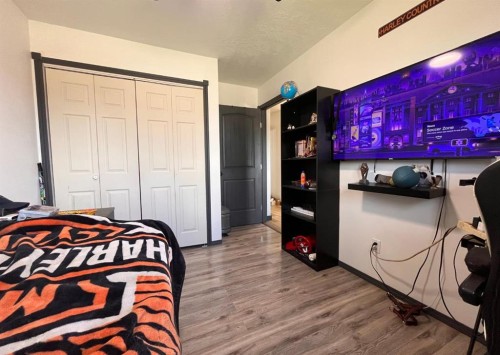 1005 15 Street, Wainwright, AB - Indoor Photo Showing Bedroom