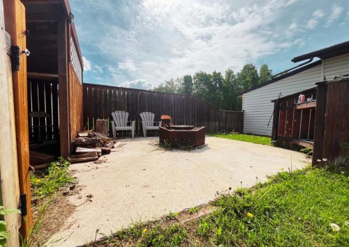 1005 15 Street, Wainwright, AB - Outdoor