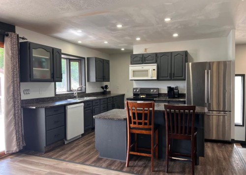 1005 15 Street, Wainwright, AB - Indoor Photo Showing Kitchen