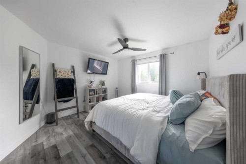 307 7 Avenue, Paradise Hill, SK - Indoor Photo Showing Bedroom