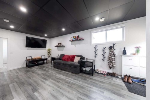 307 7 Avenue, Paradise Hill, SK - Indoor