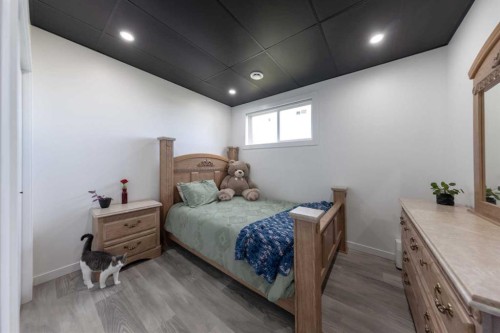 307 7 Avenue, Paradise Hill, SK - Indoor Photo Showing Bedroom