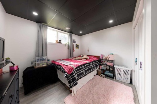 307 7 Avenue, Paradise Hill, SK - Indoor Photo Showing Bedroom