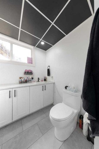 307 7 Avenue, Paradise Hill, SK - Indoor Photo Showing Bathroom