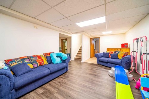 4911 51 Street, Czar, AB - Indoor