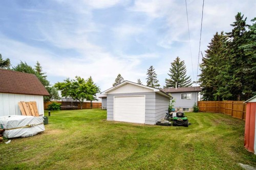 4911 51 Street, Czar, AB - Outdoor