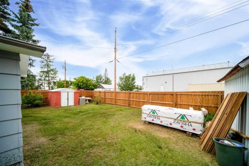 4911 51 Street, Czar, AB - Outdoor