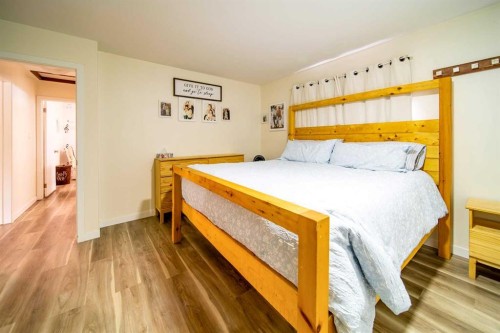 4911 51 Street, Czar, AB - Indoor Photo Showing Bedroom