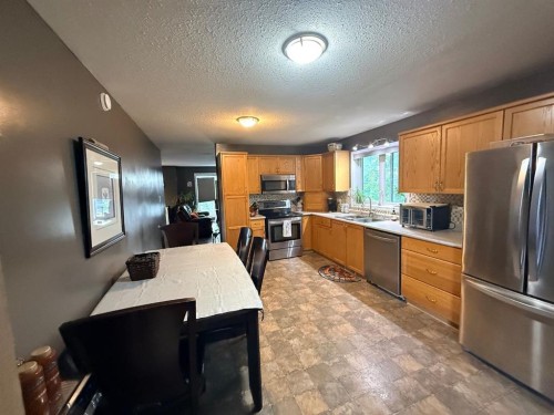 205 4 Street West, Lashburn, SK 