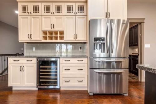 35-2715 73 Avenue, Lloydminster, AB - Indoor Photo Showing Kitchen