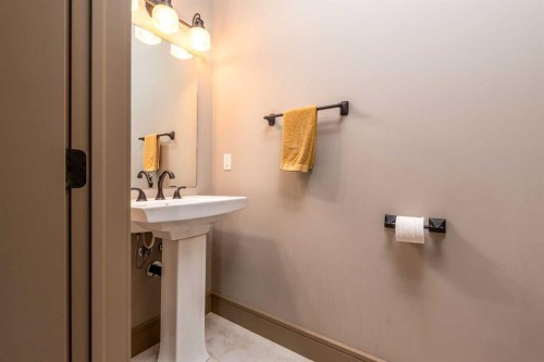 35-2715 73 Avenue, Lloydminster, AB - Indoor Photo Showing Bathroom
