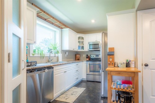 5206 48 Street, Lloydminster, AB - Indoor Photo Showing Kitchen