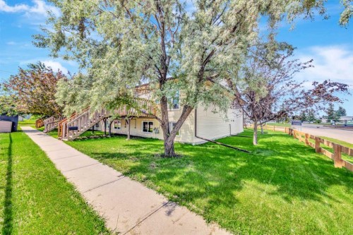 8-5219 57 Street, Lloydminster, AB - Outdoor