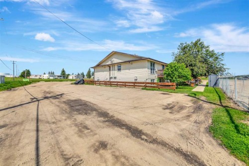 8-5219 57 Street, Lloydminster, AB - Outdoor
