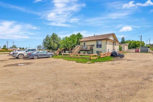 8-5219 57 Street, Lloydminster, AB - Outdoor