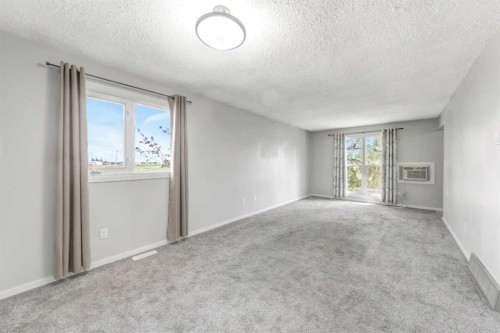 8-5219 57 Street, Lloydminster, AB - Indoor Photo Showing Other Room
