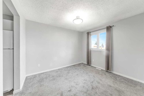 8-5219 57 Street, Lloydminster, AB - Indoor Photo Showing Other Room